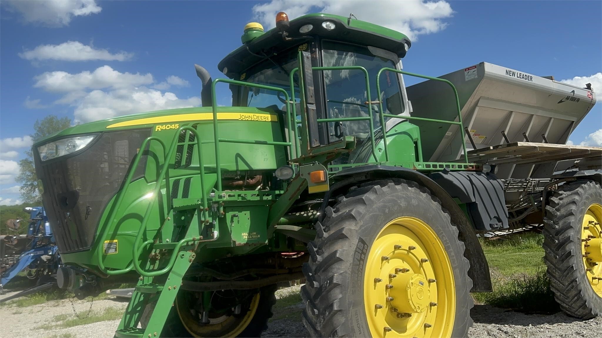 2016 John Deere R4045 Self-Propelled Sprayer