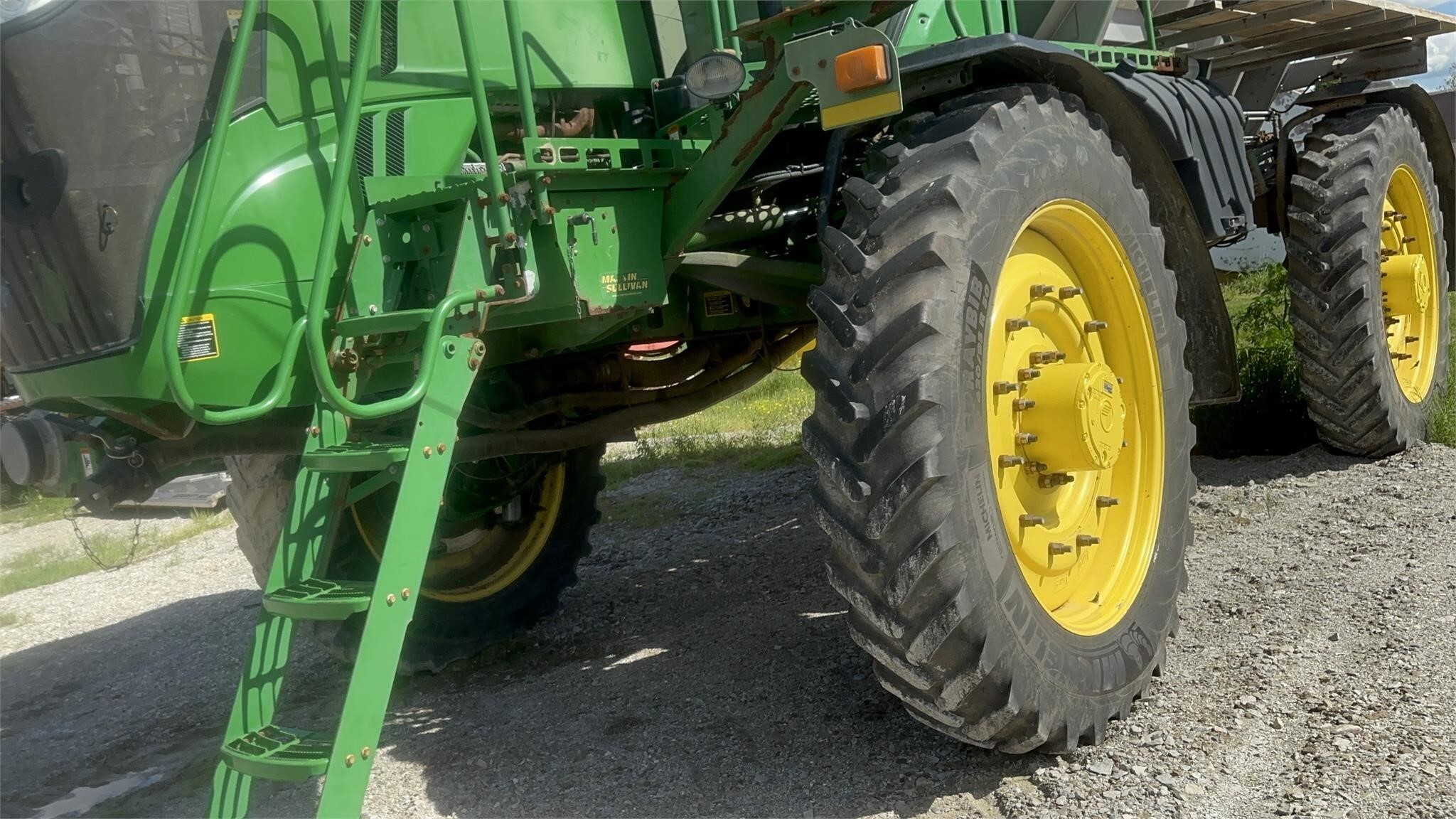 2016 John Deere R4045 Self-Propelled Sprayer