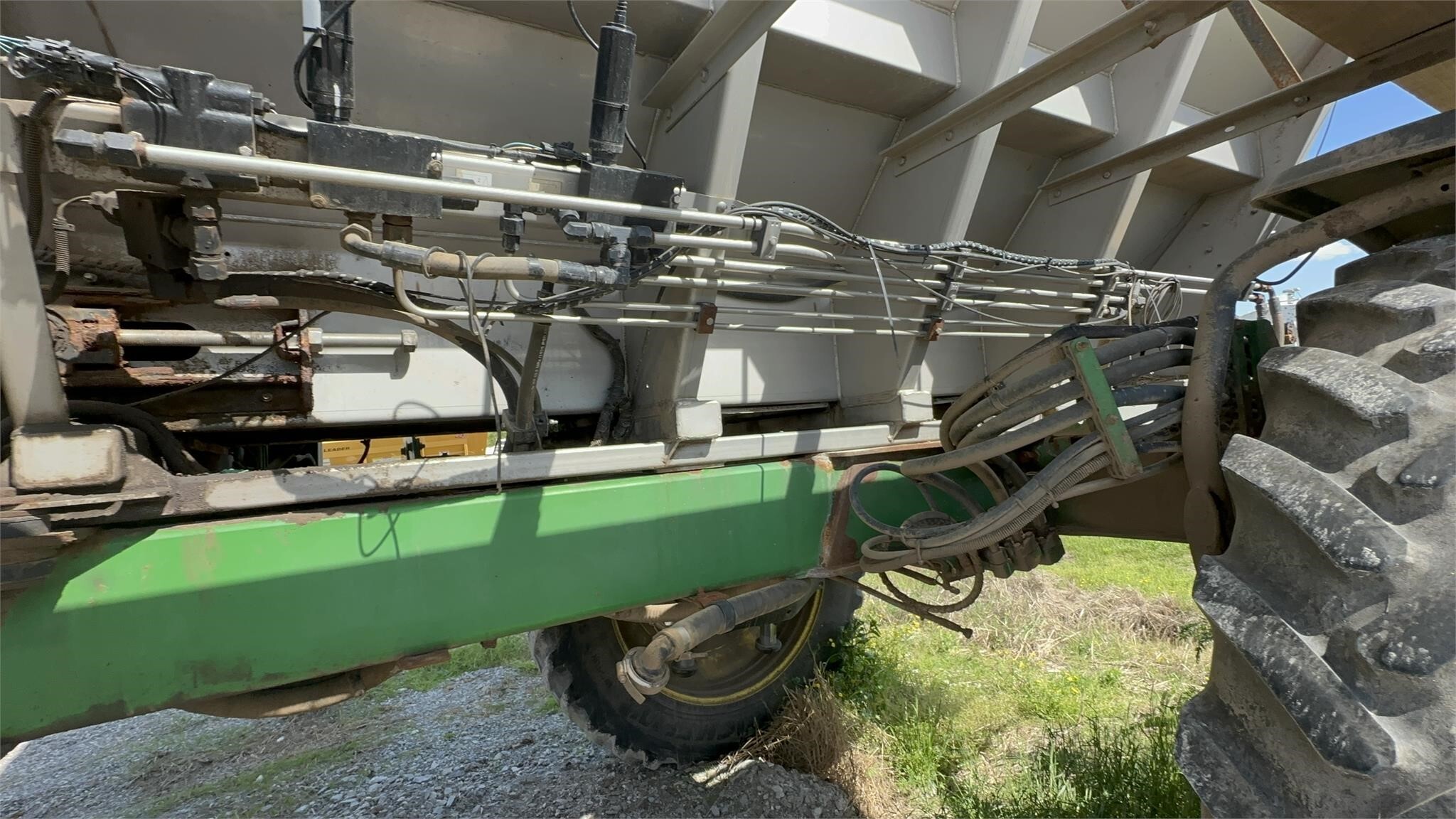 2016 John Deere R4045 Self-Propelled Sprayer