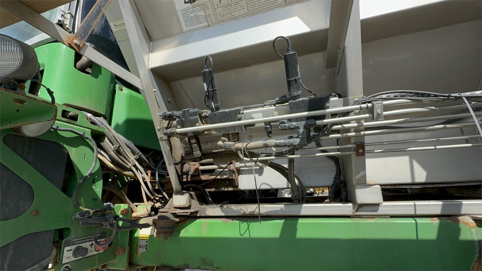 2016 John Deere R4045 Self-Propelled Sprayer