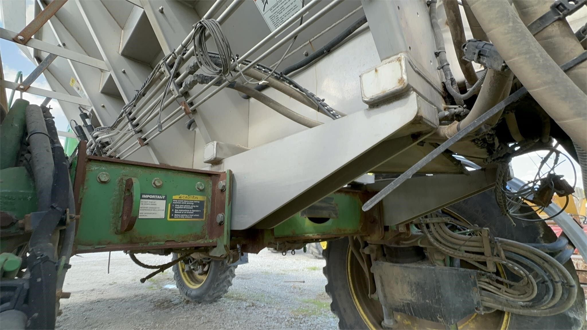 2016 John Deere R4045 Self-Propelled Sprayer