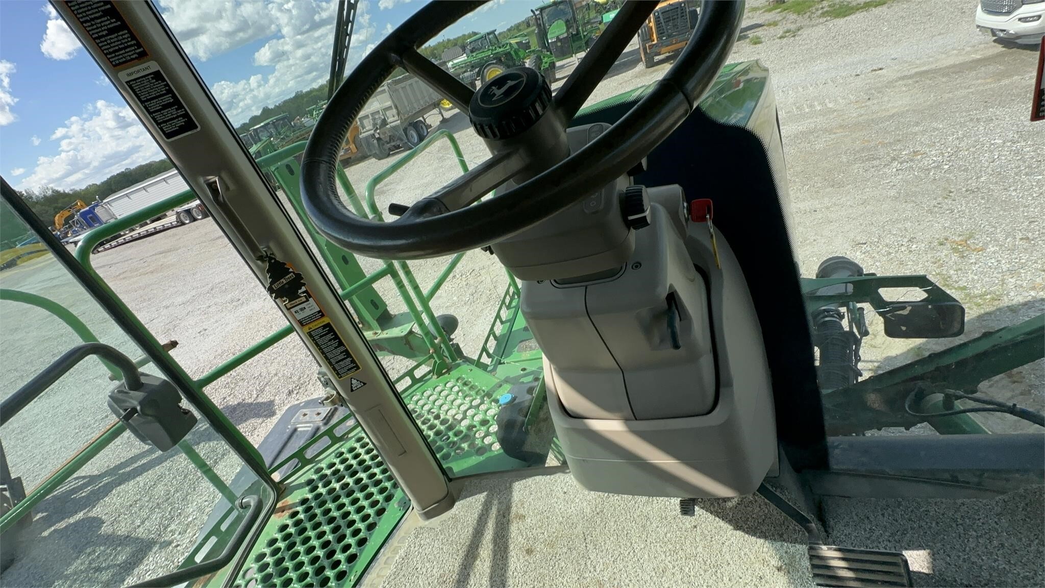 2016 John Deere R4045 Self-Propelled Sprayer