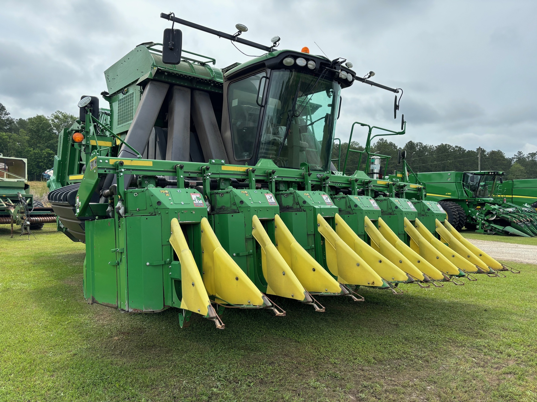 2020 John Deere CP690 Cotton Equipment