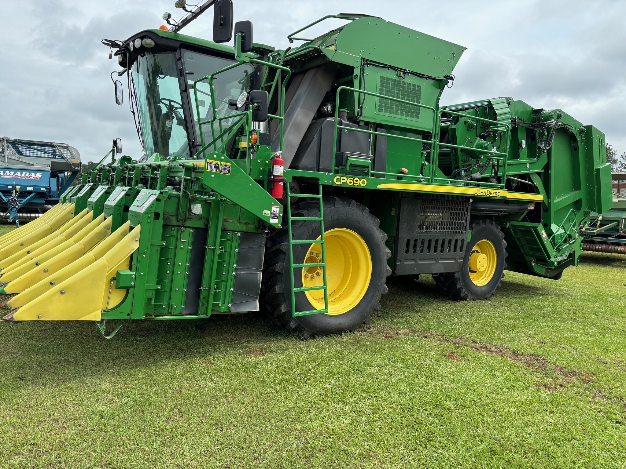 2020 John Deere CP690 Cotton Equipment