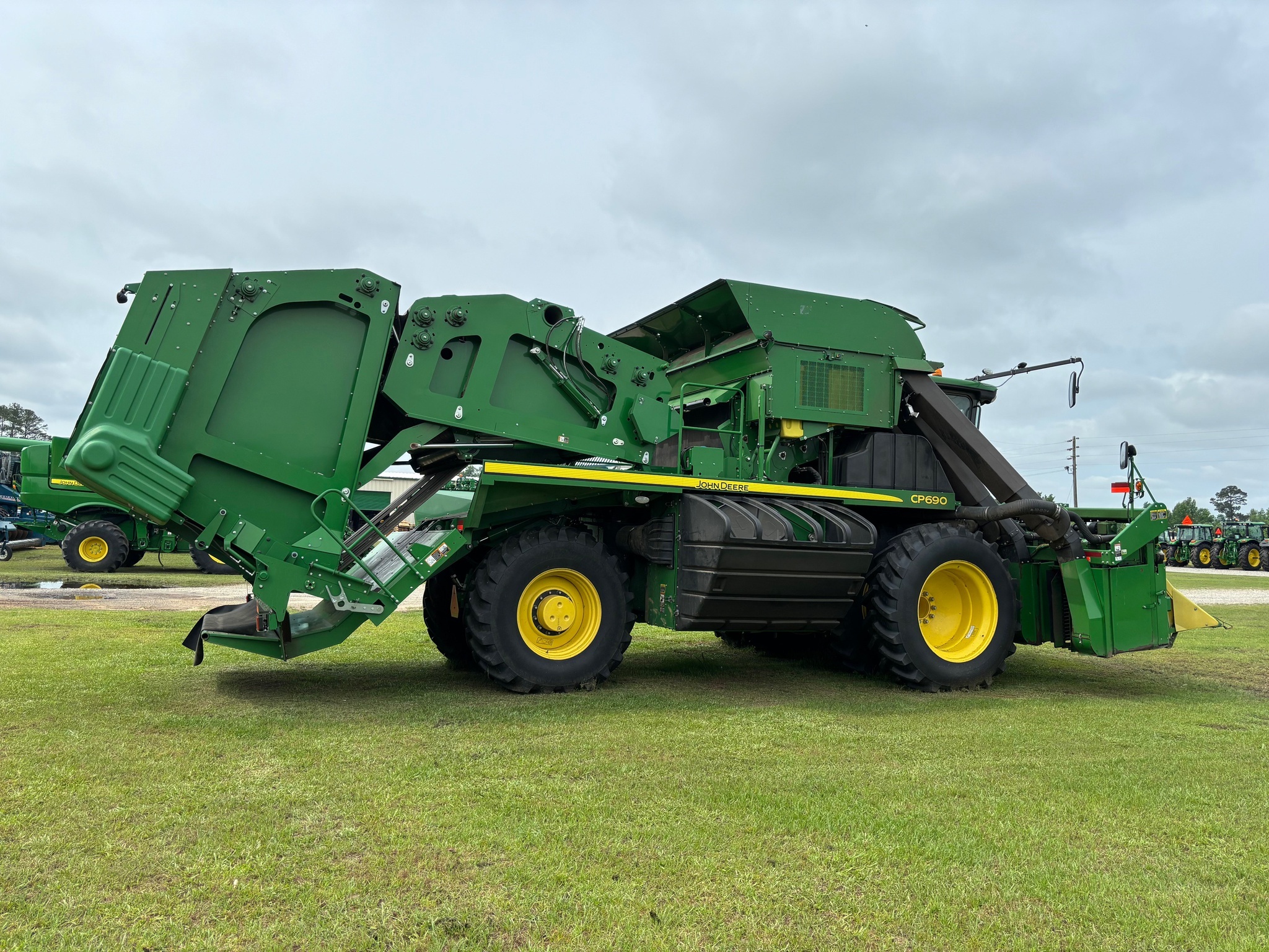 2020 John Deere CP690 Cotton Equipment