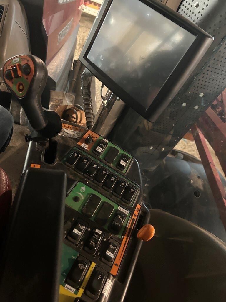 2021 Case IH TRIDENT 5550 Self-Propelled Sprayer