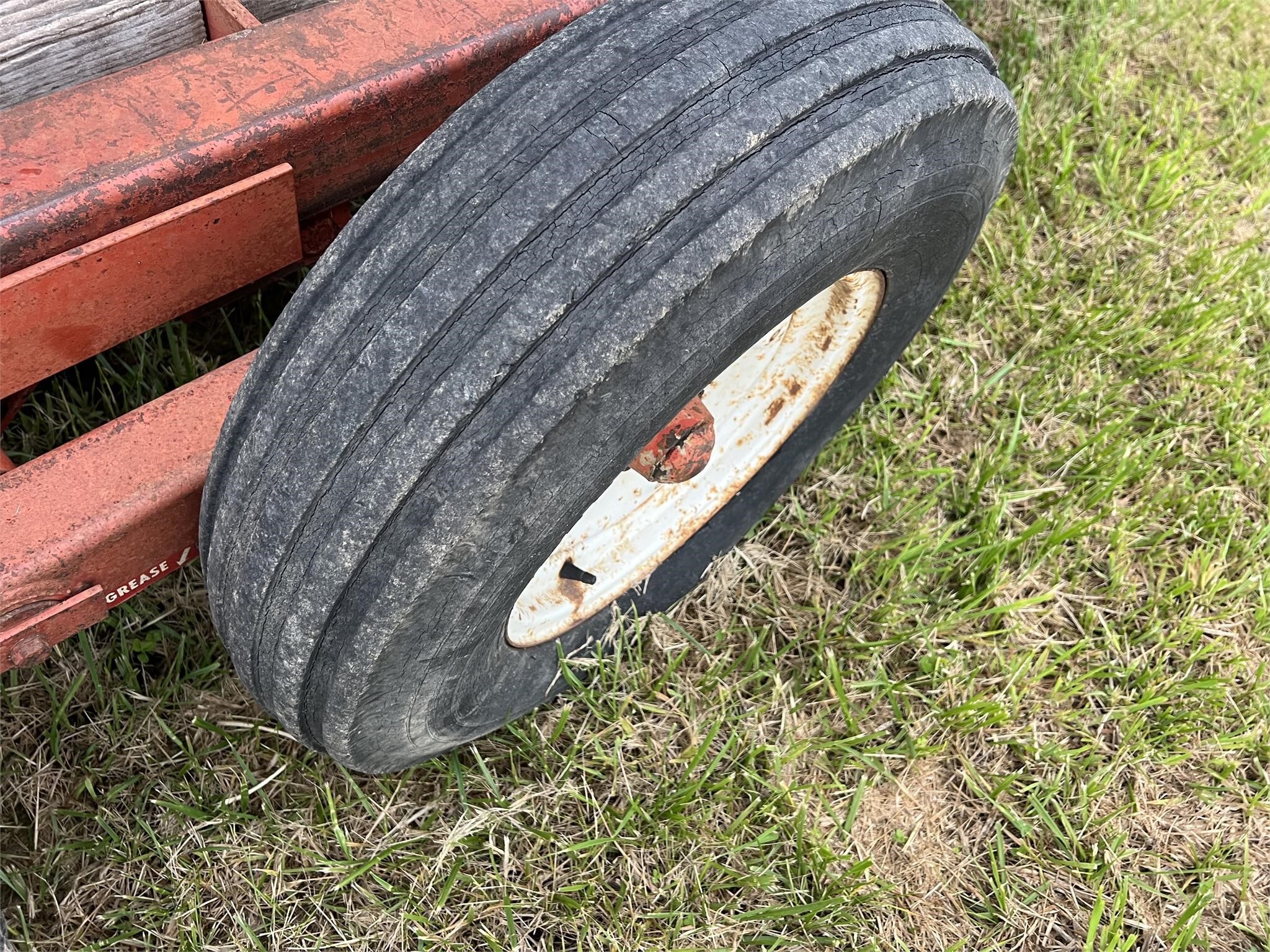  Donahue 821 Flatbed Trucks/Trailer