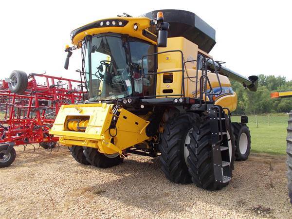  New Holland CR7.90 Combine
