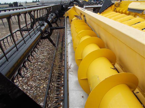 2012 New Holland 740CF-35 Platform