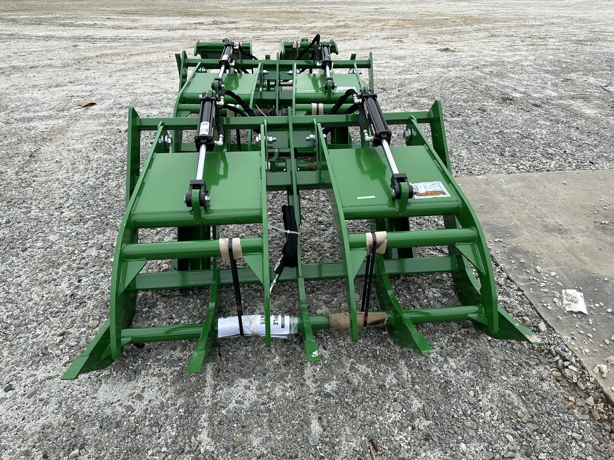 2022 Frontier AV20E Loader and Skid Steer Attachment