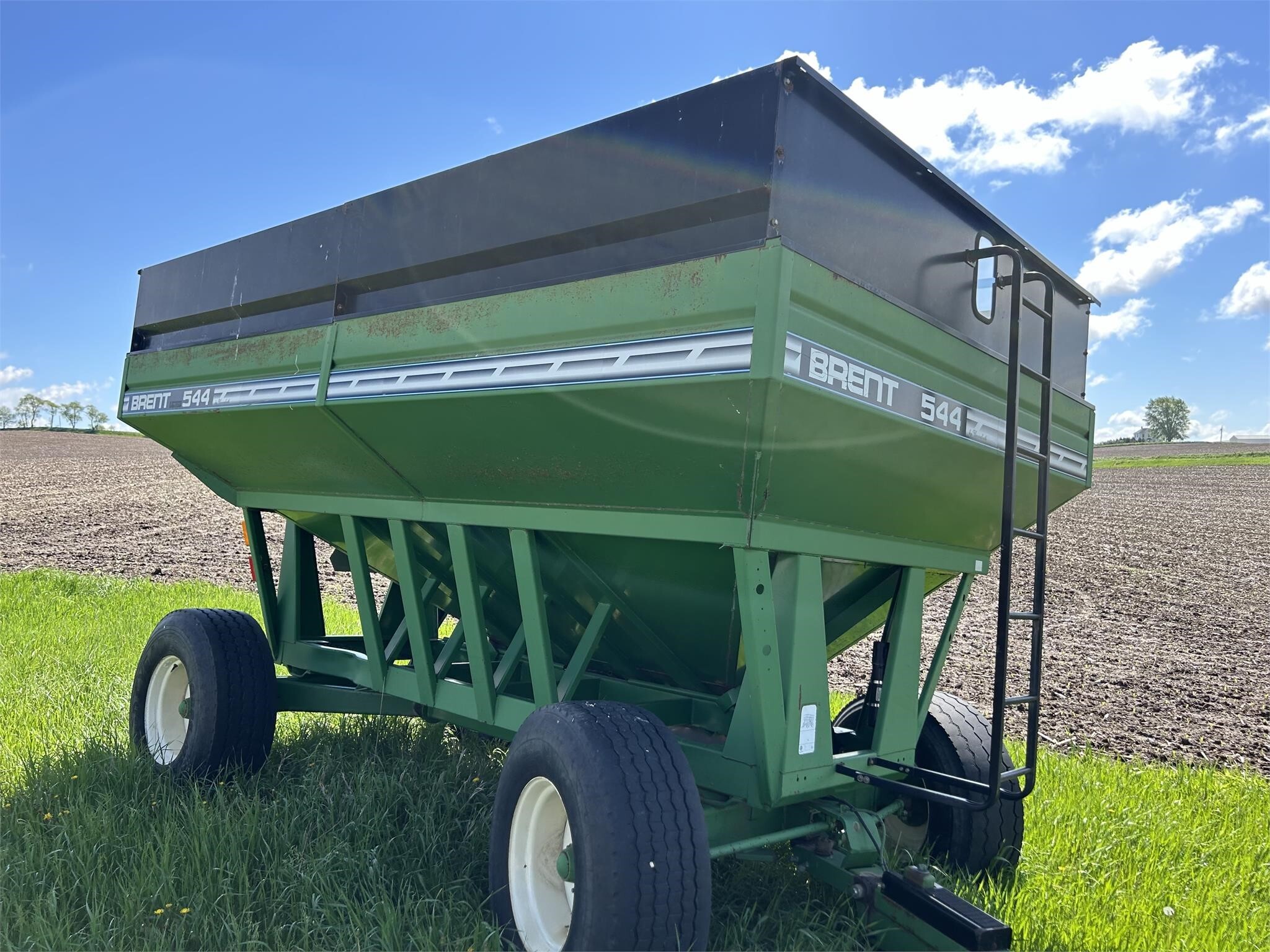 2001 Brent 544 Gravity Wagon