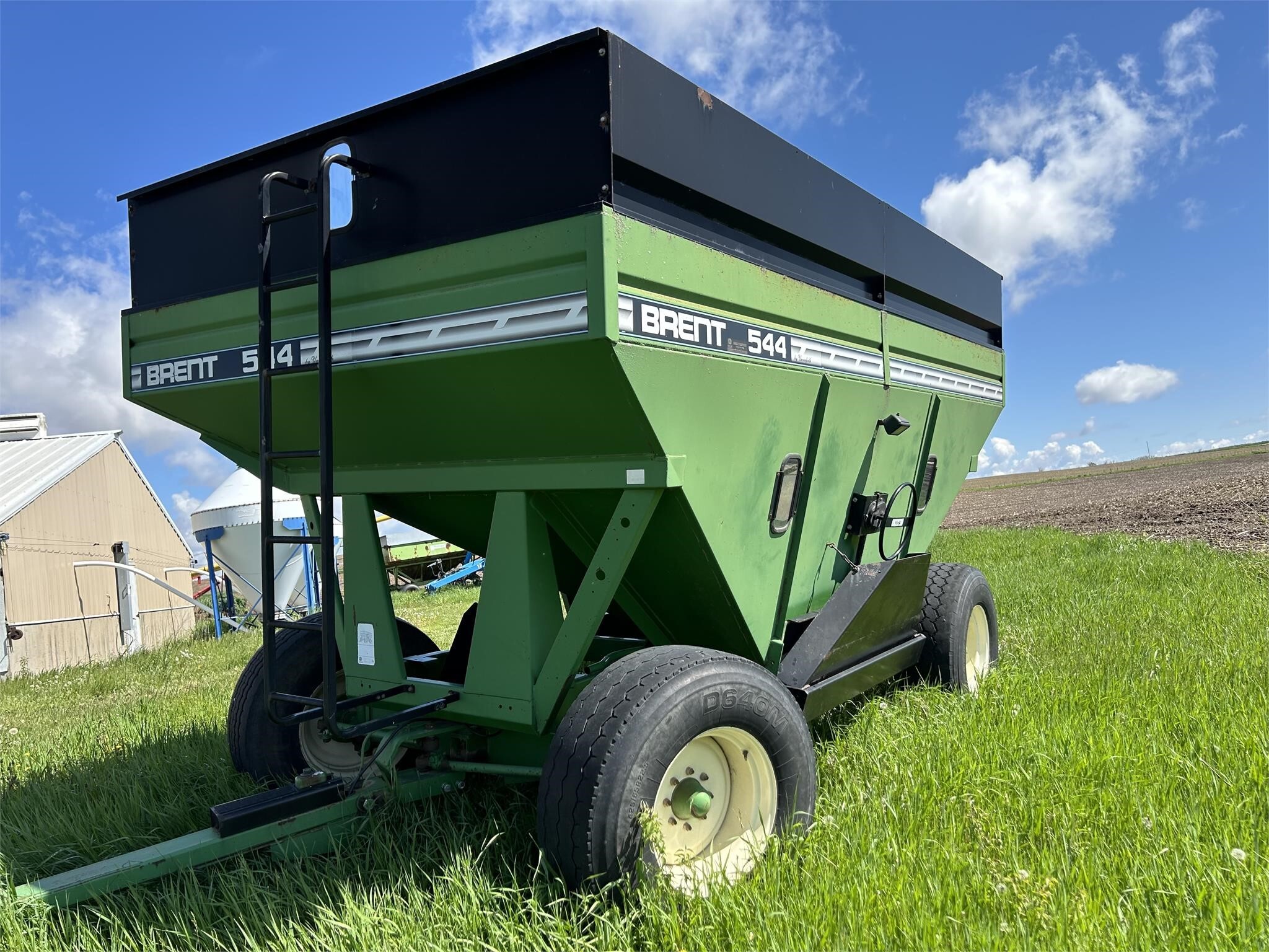 2001 Brent 544 Gravity Wagon