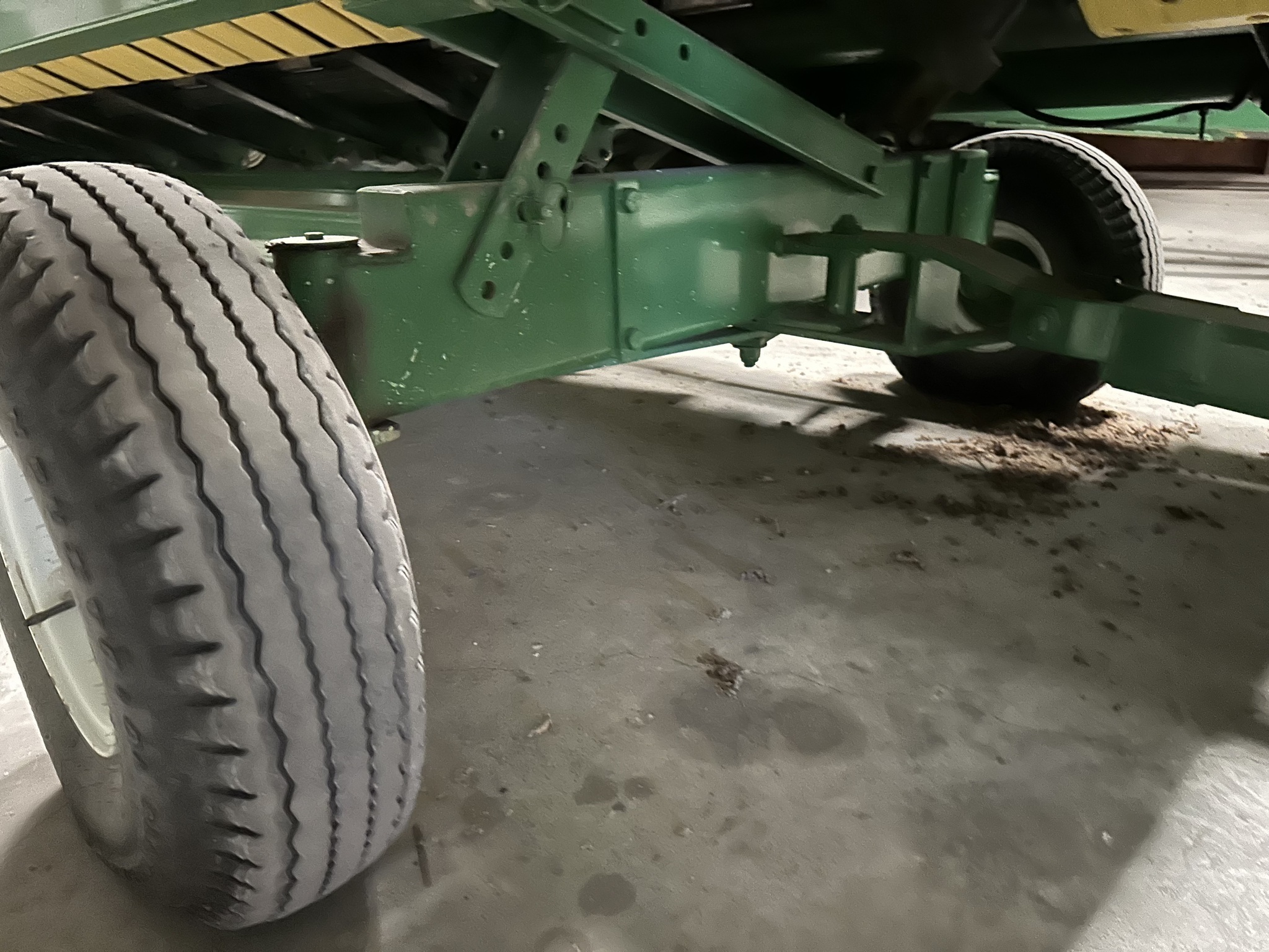 2012 Unverferth HT25 Header Trailer