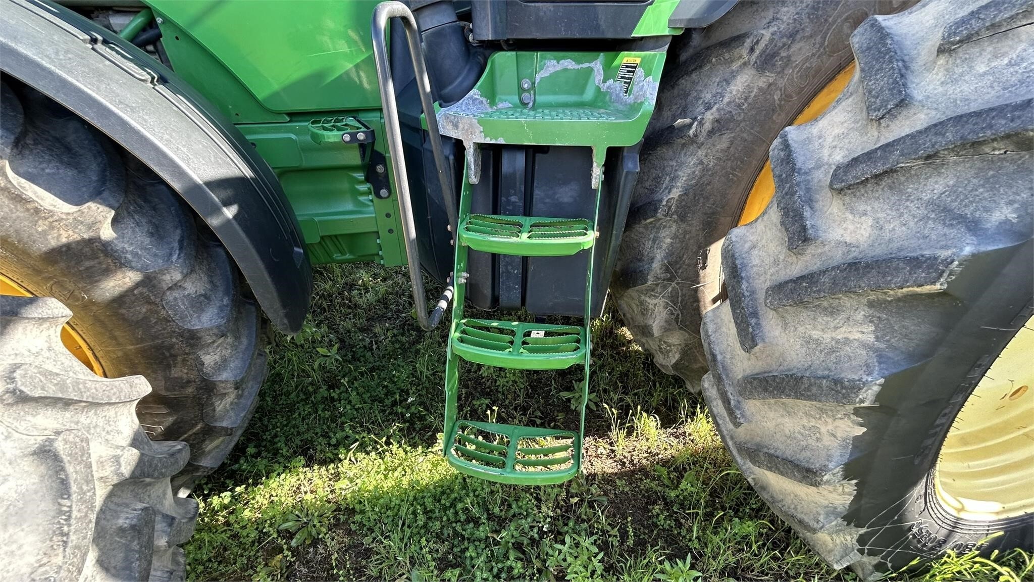 2012 John Deere 8335R Tractor