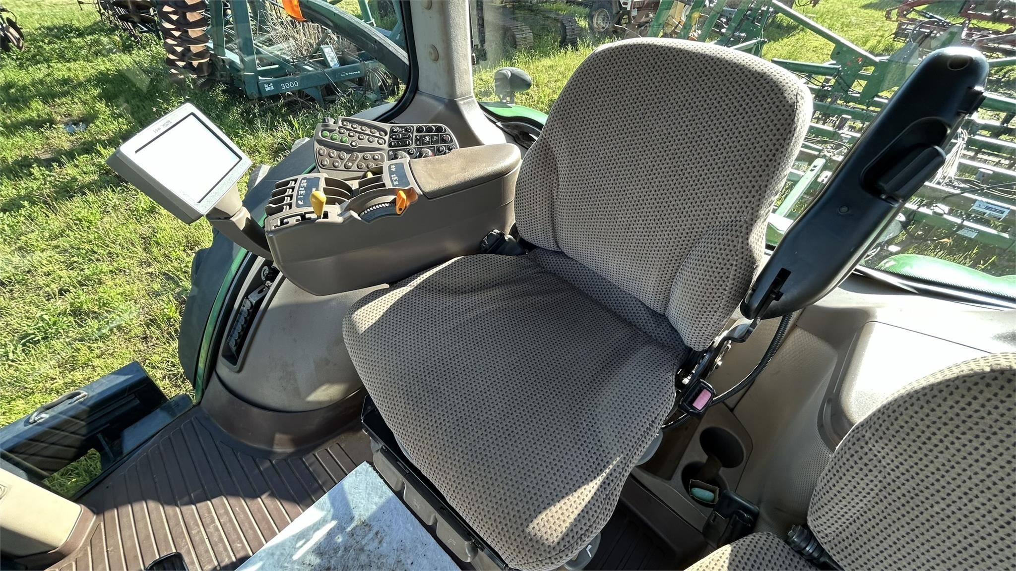 2012 John Deere 8335R Tractor