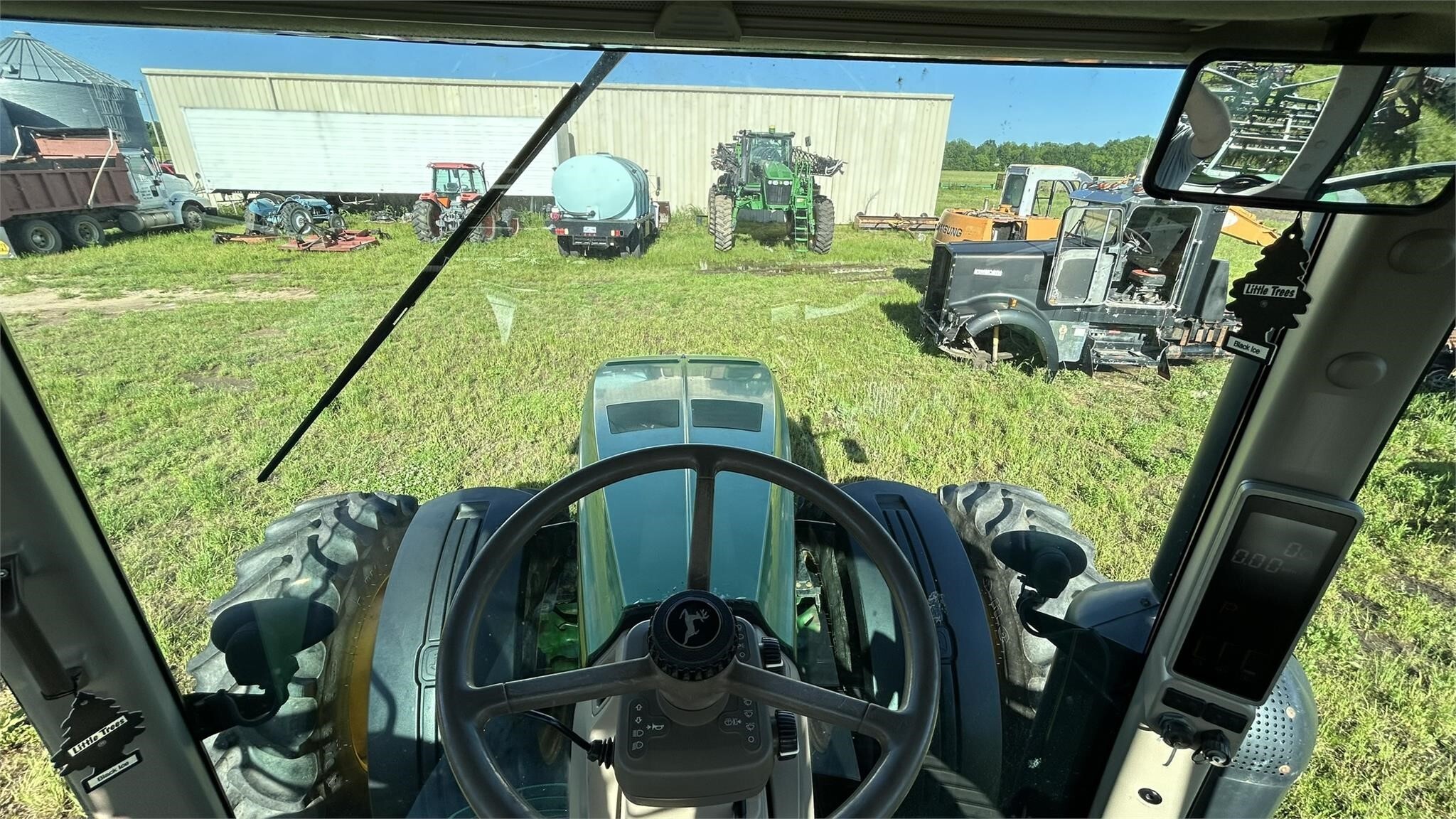 2012 John Deere 8335R Tractor