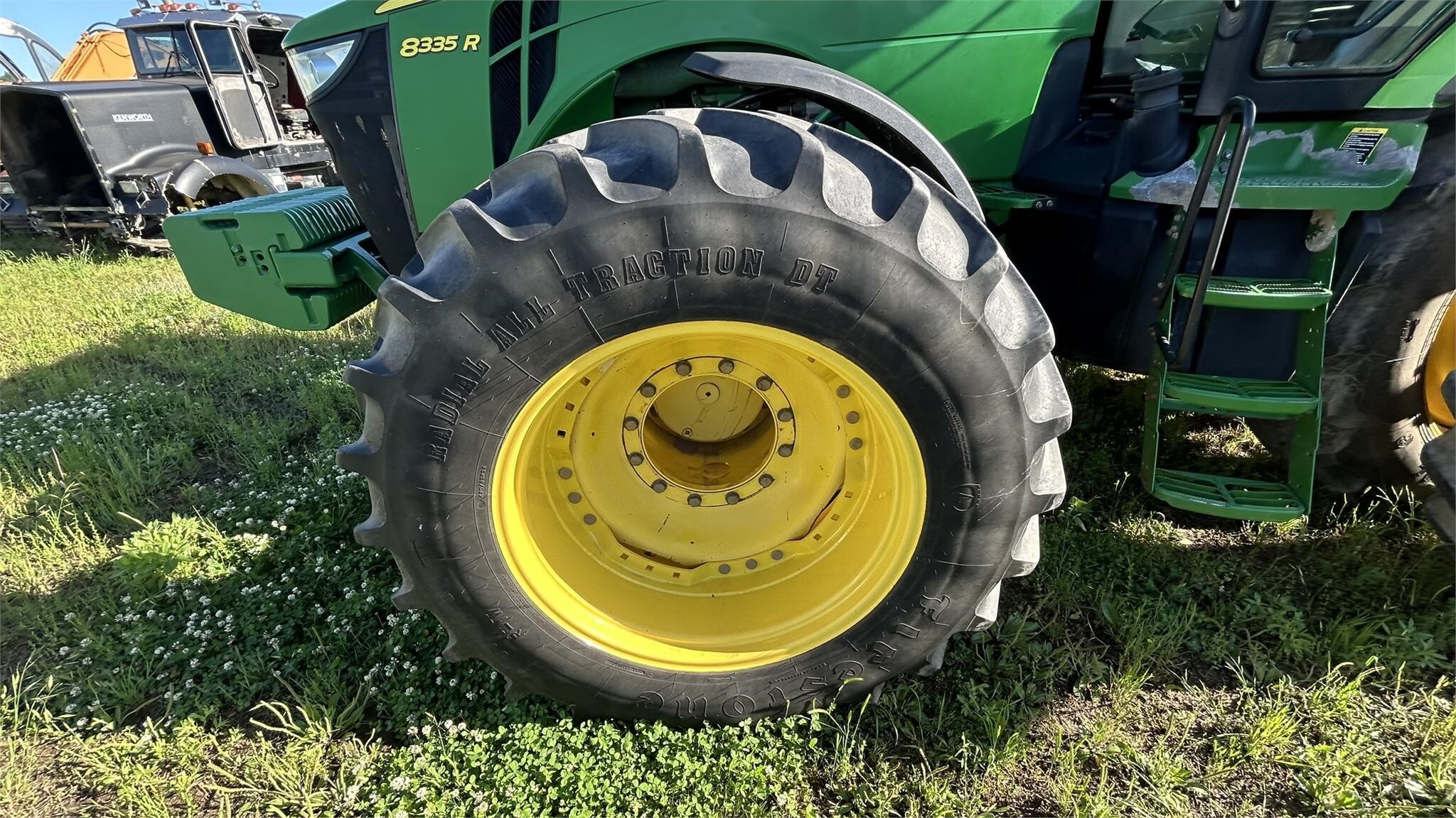 2012 John Deere 8335R Tractor