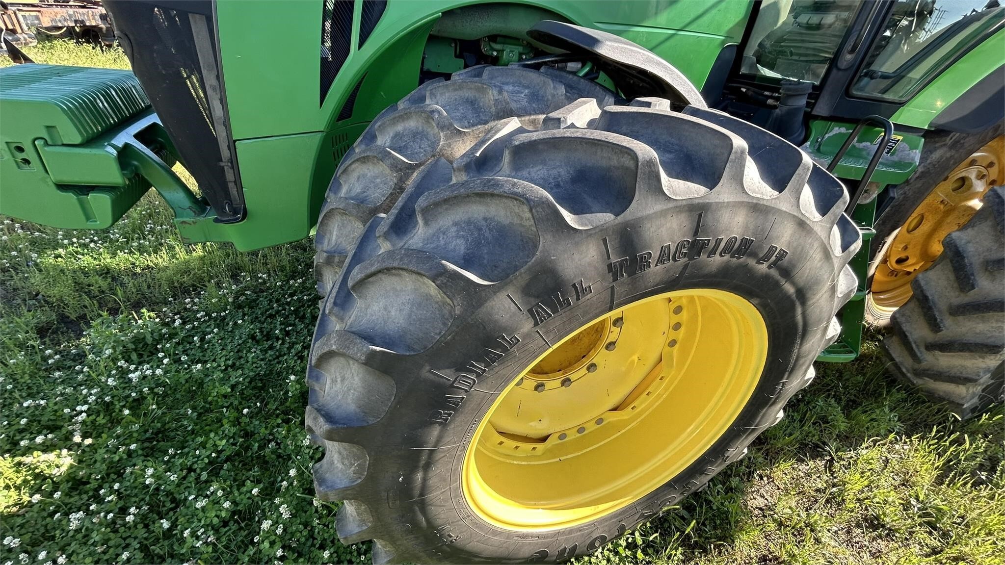 2012 John Deere 8335R Tractor