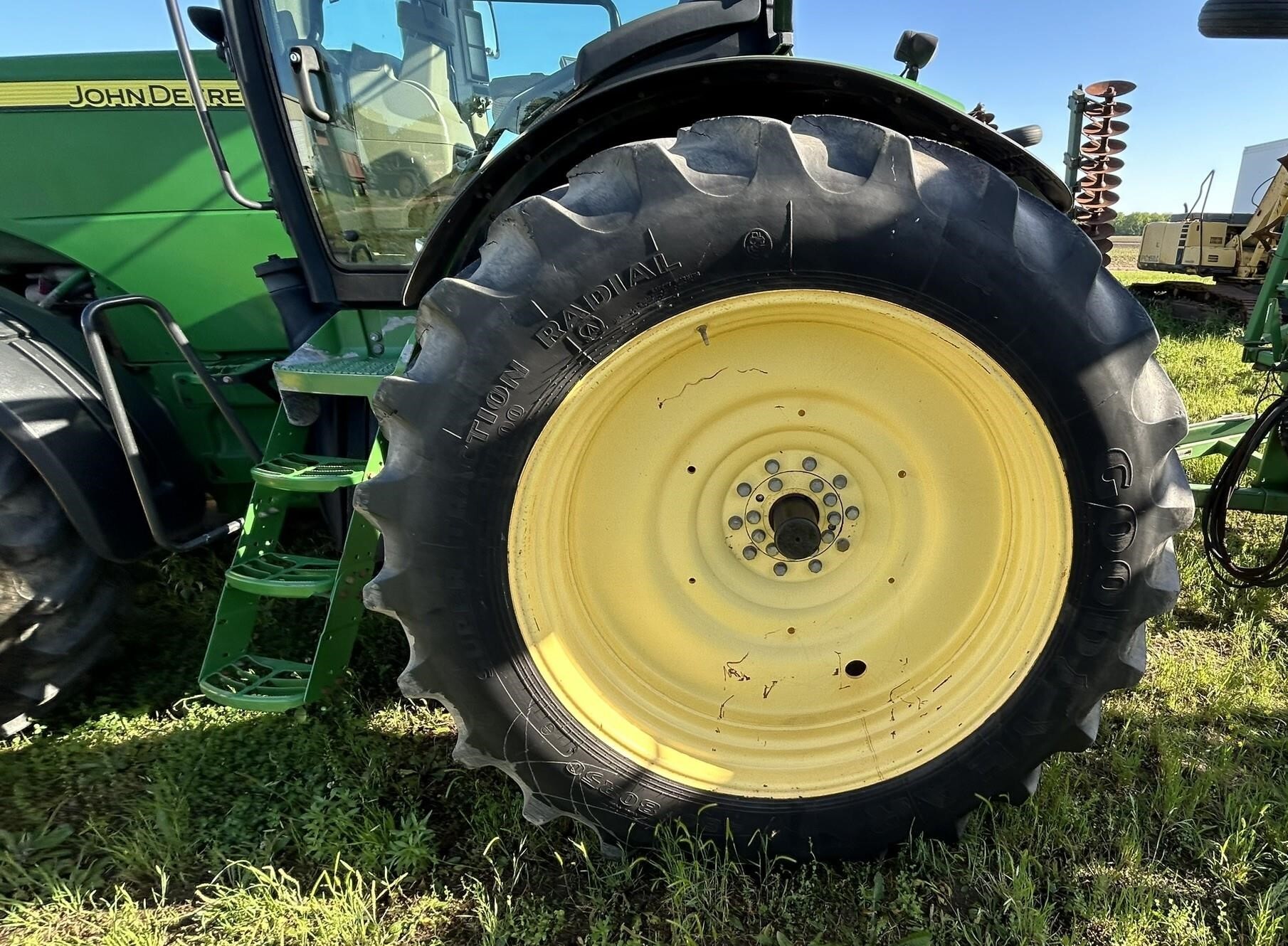 2012 John Deere 8335R Tractor