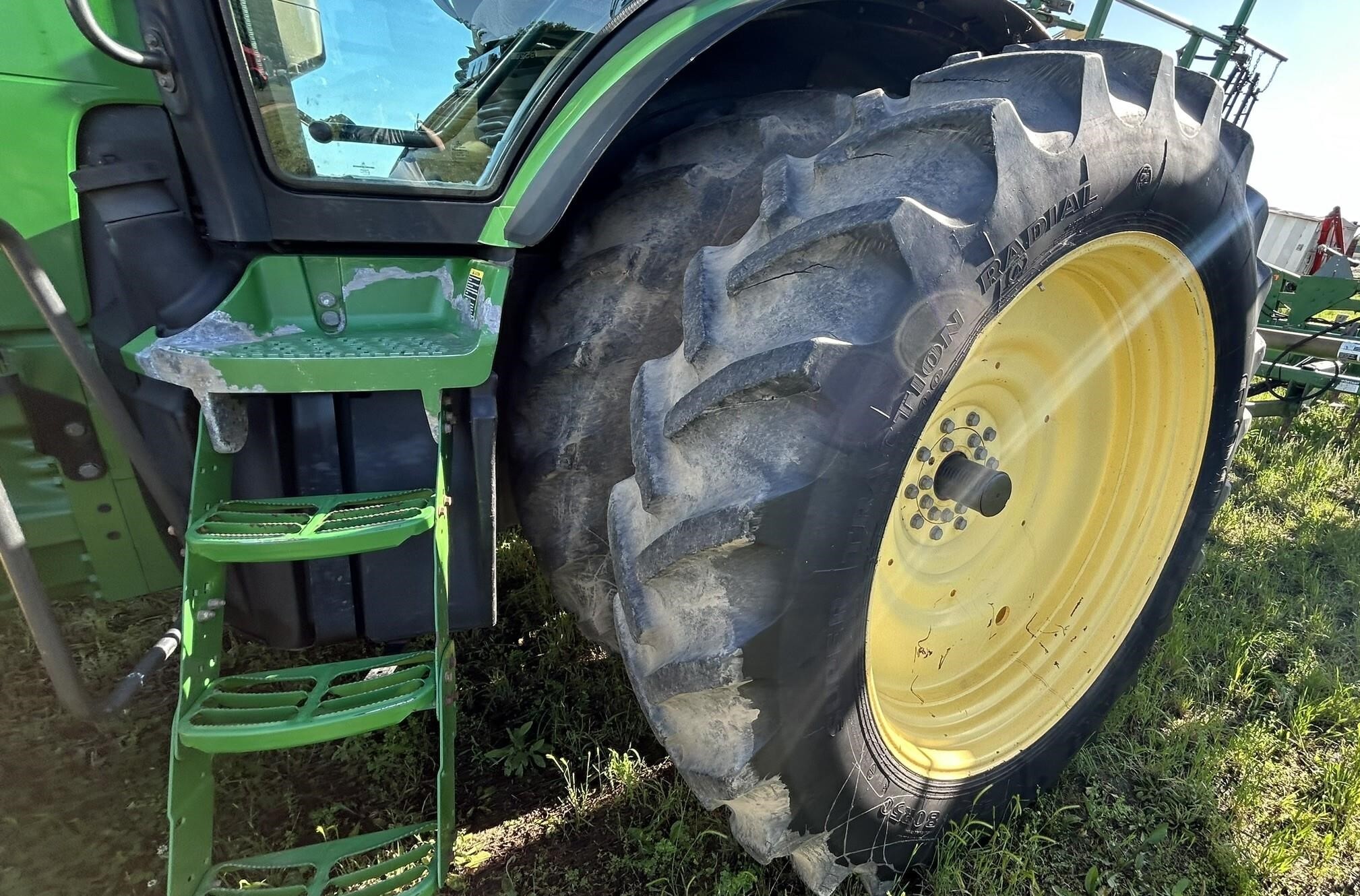 2012 John Deere 8335R Tractor