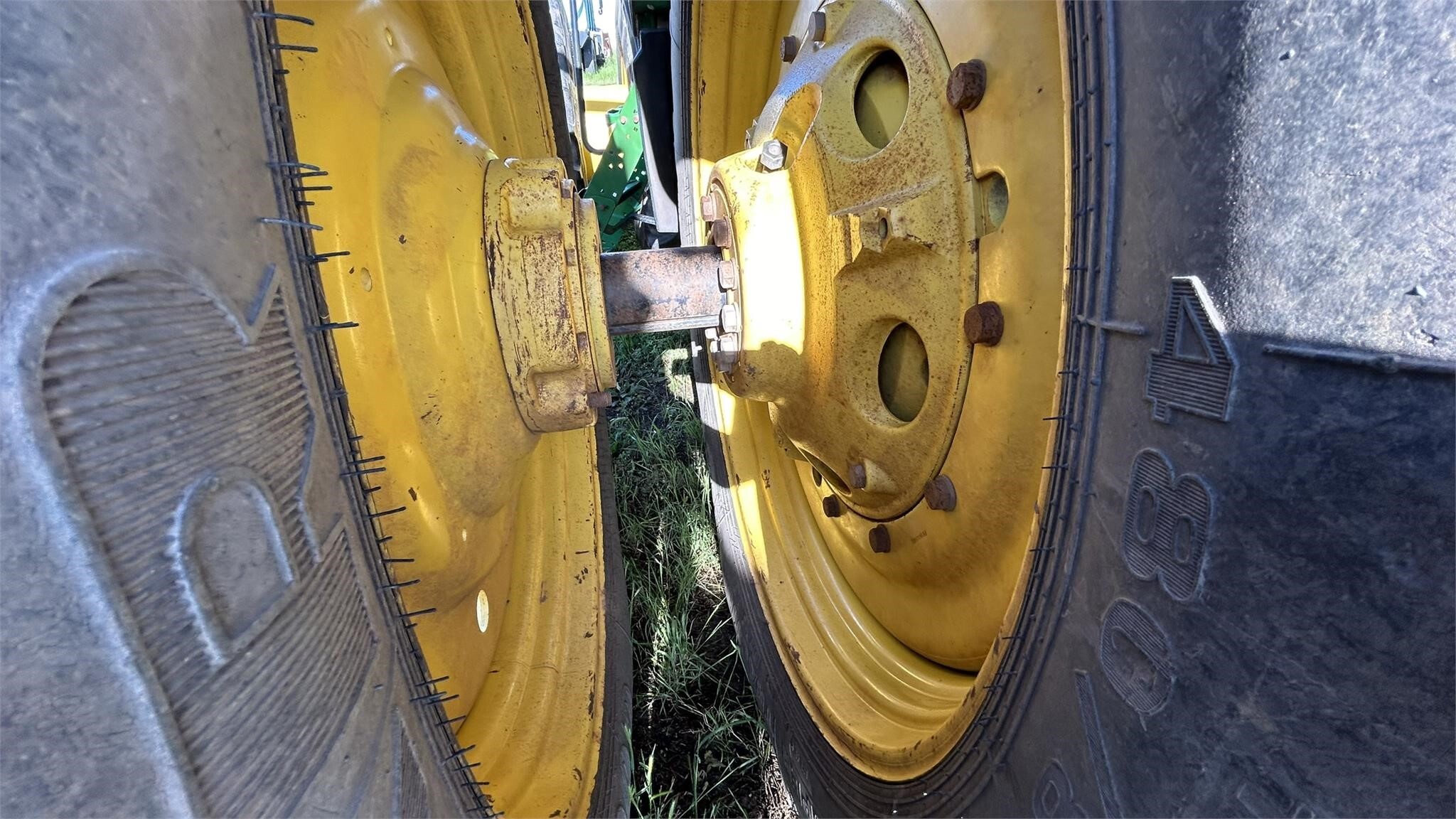 2012 John Deere 8335R Tractor