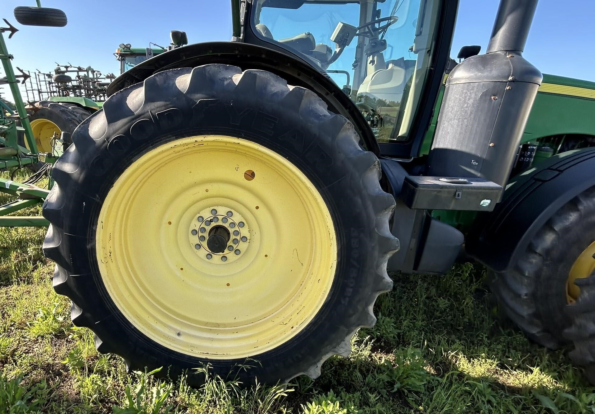 2012 John Deere 8335R Tractor