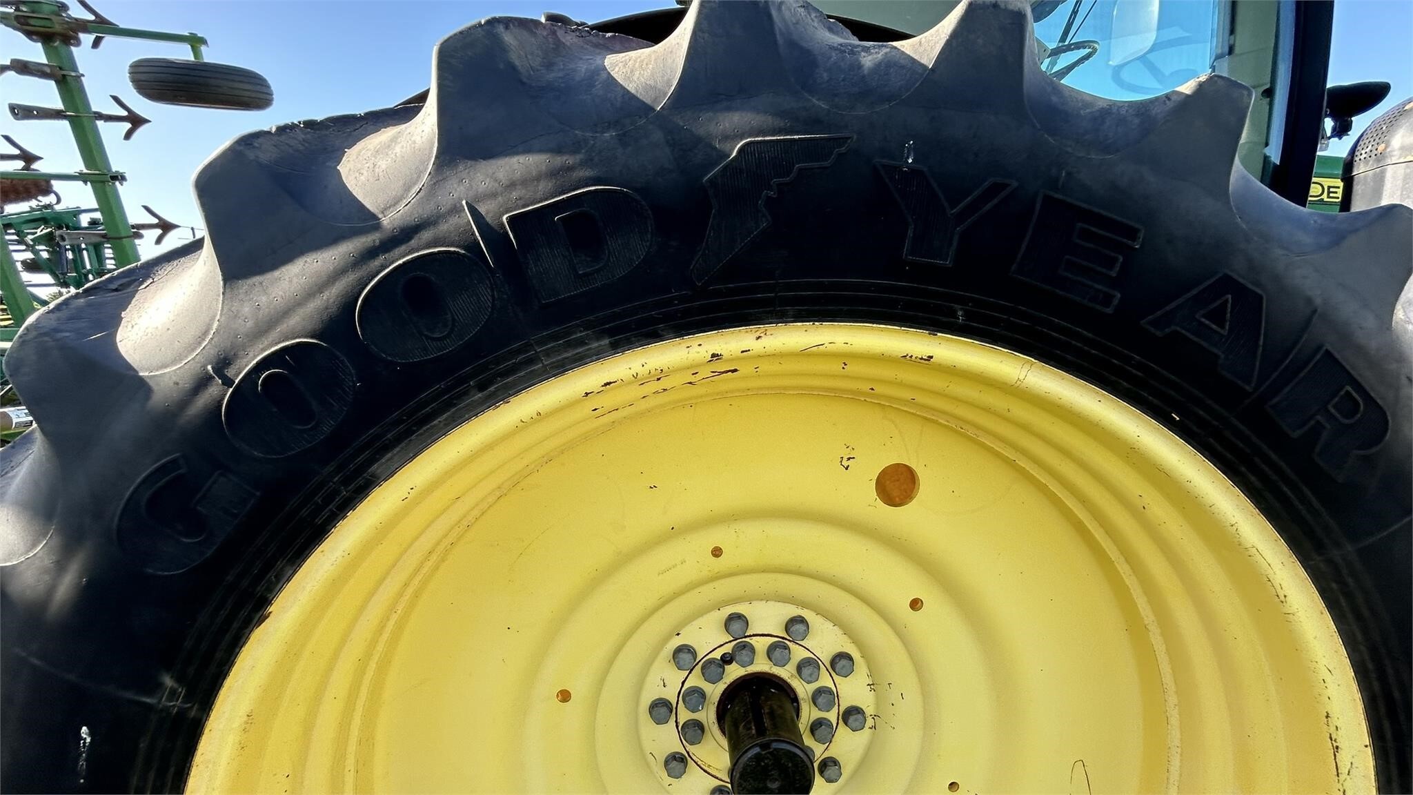 2012 John Deere 8335R Tractor