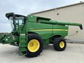 2016 John Deere S680 Combine