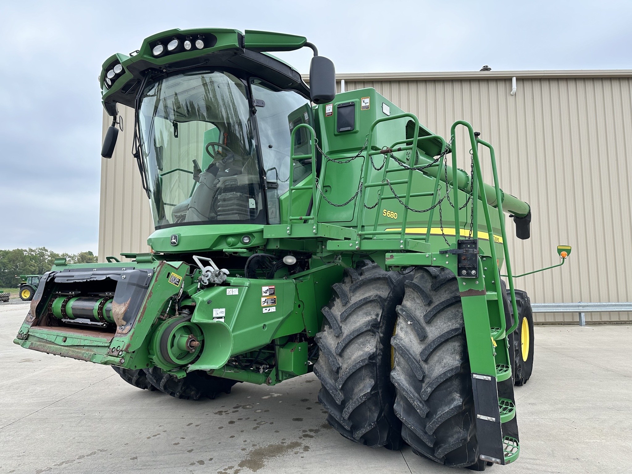 2016 John Deere S680 Combine