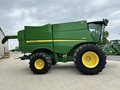 2016 John Deere S680 Combine