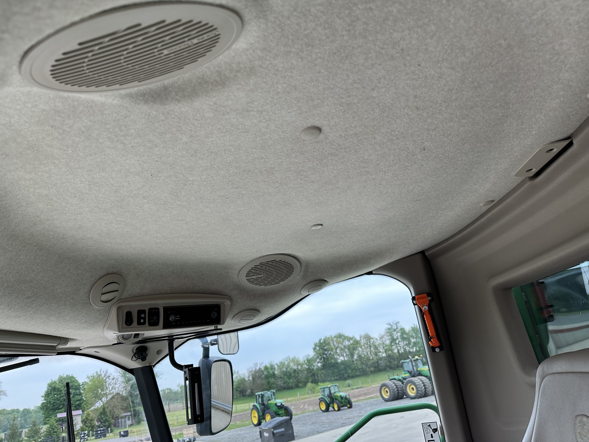 2016 John Deere S680 Combine