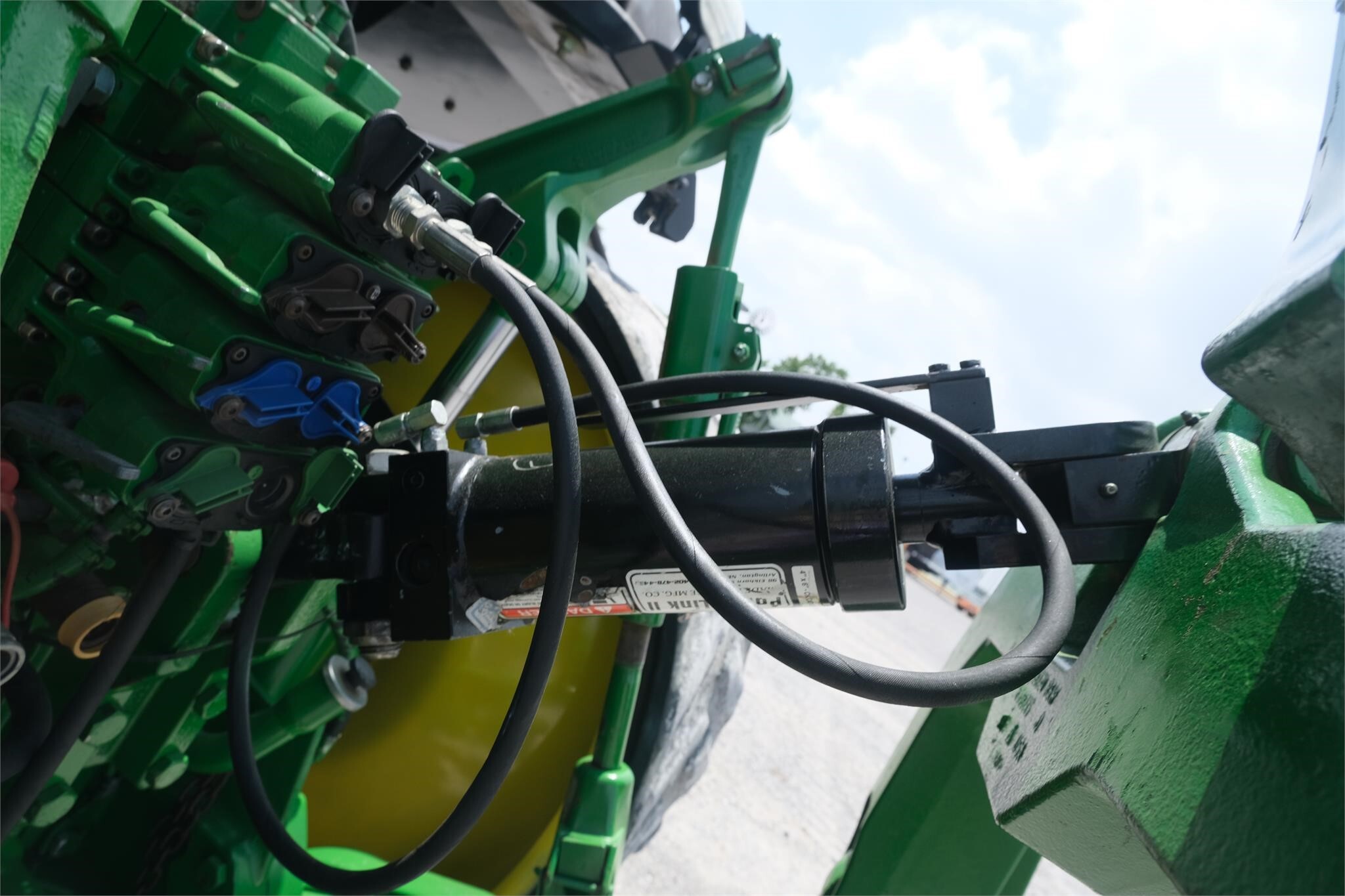 2015 John Deere 8320RT Tractor