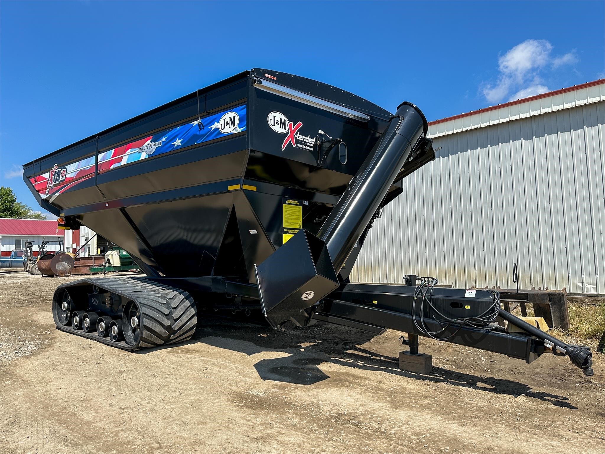 2026 J&M 1312-20T Grain Cart