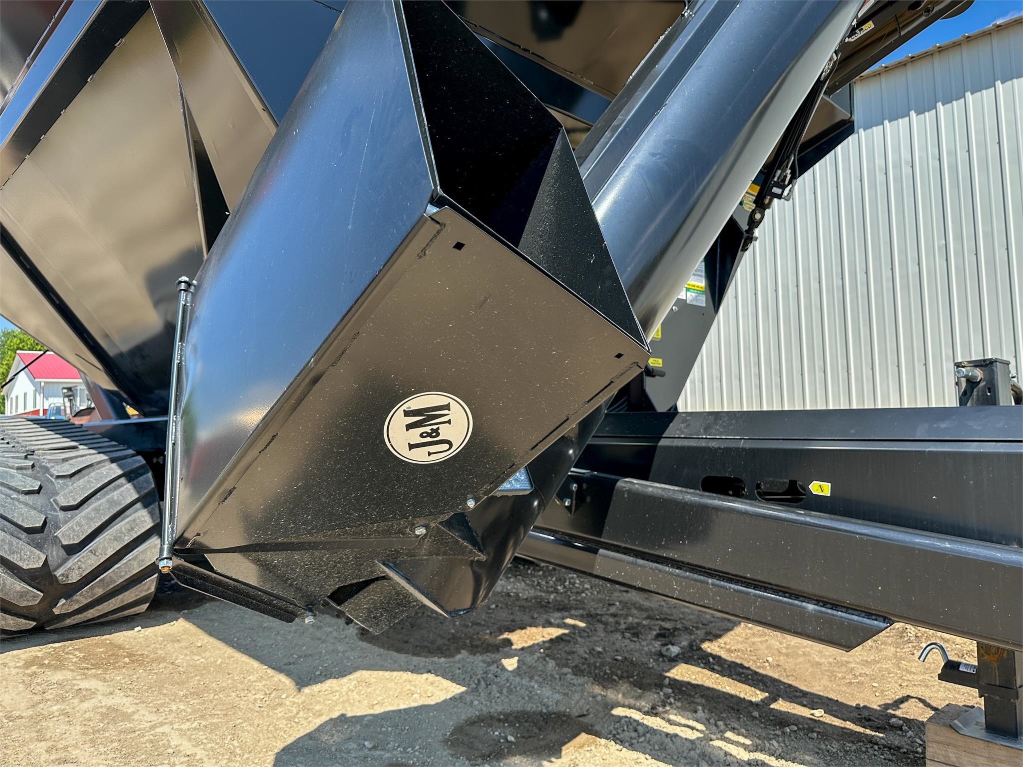 2026 J&M 1312-20T Grain Cart
