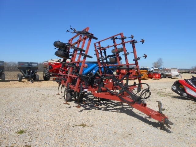  Landoll 9800 Field Cultivator