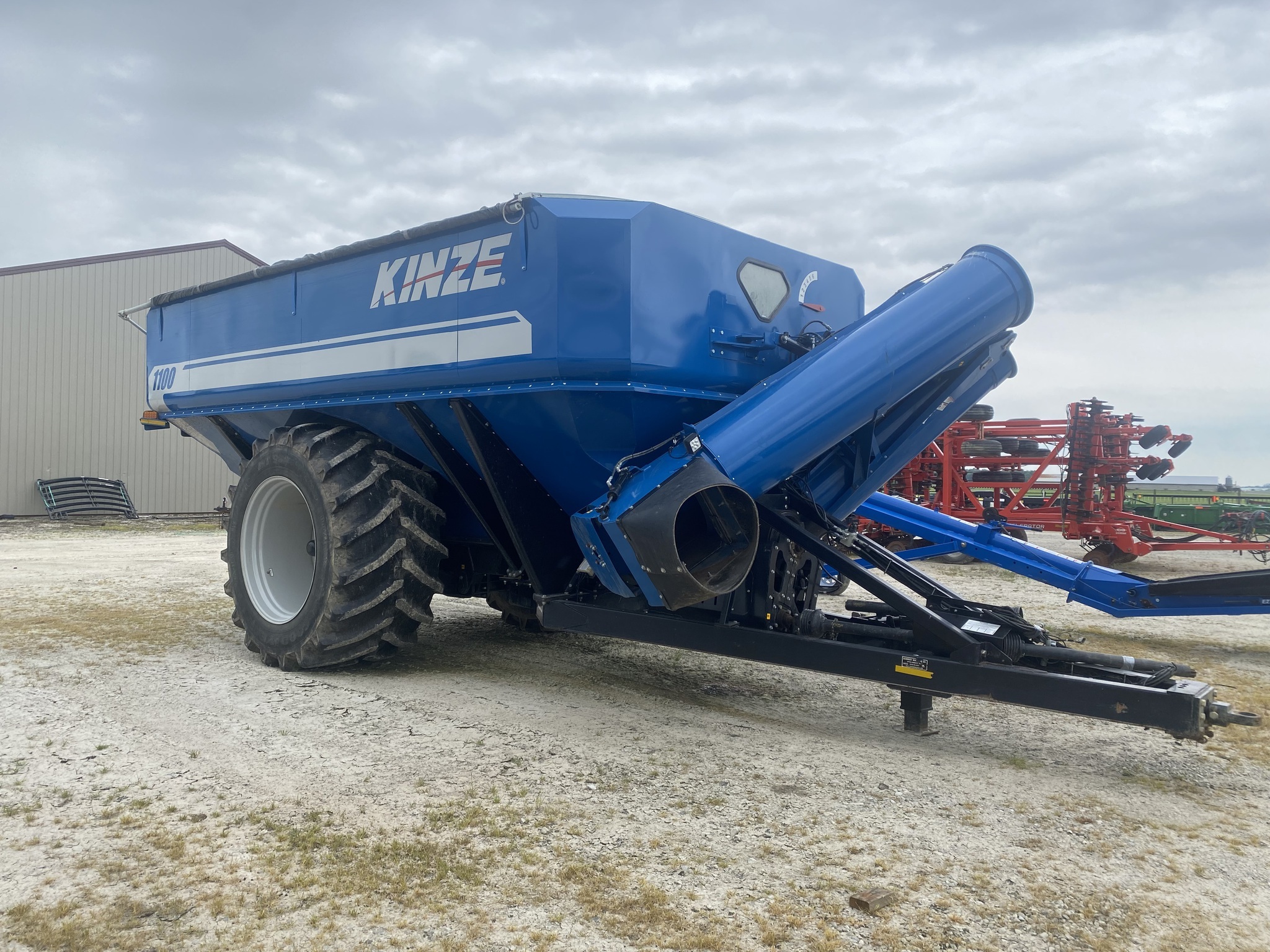 2012 Kinze 1100 Grain Cart