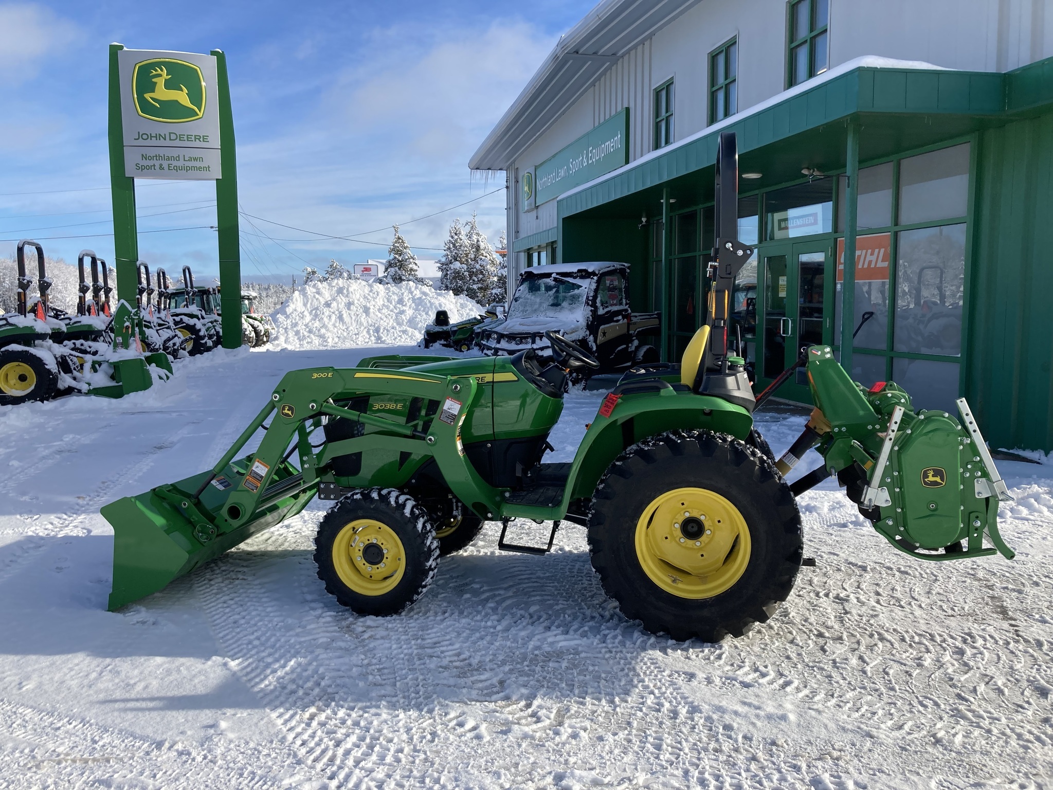 2022 John Deere 3038E Tractor