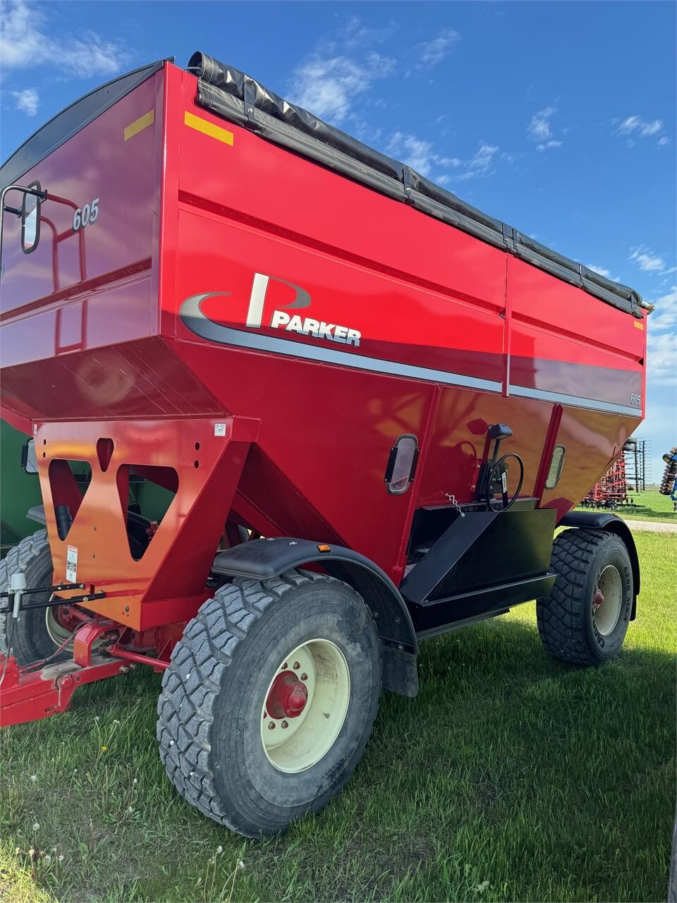 2012 Parker 605 Gravity Wagon