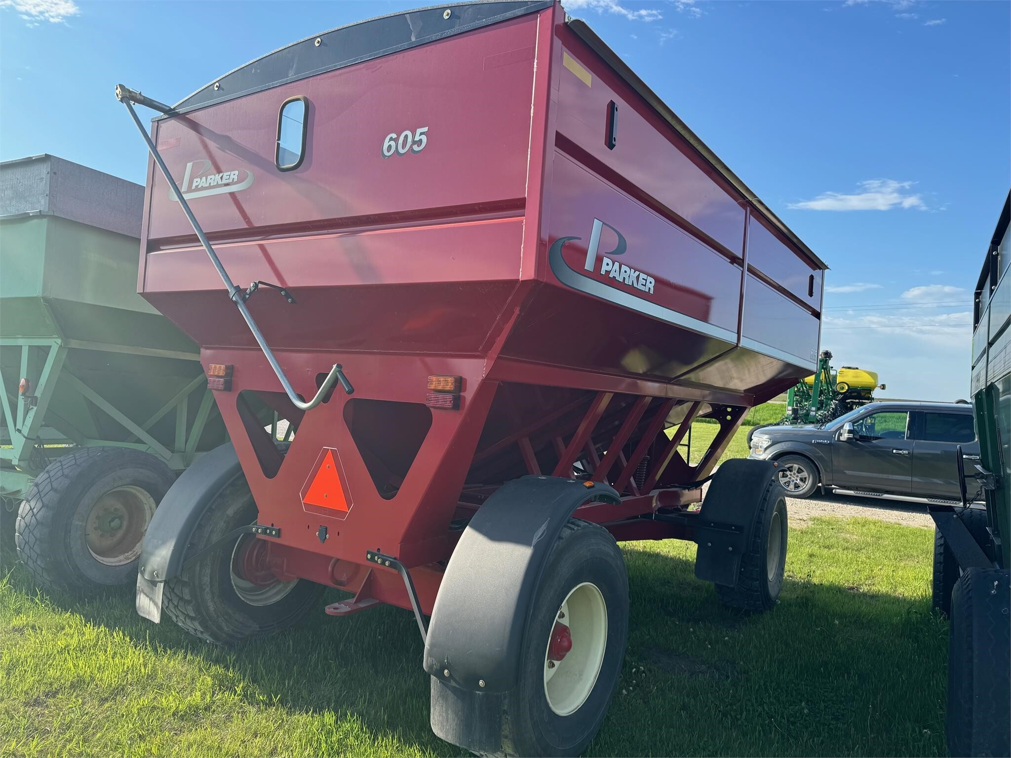 2012 Parker 605 Gravity Wagon