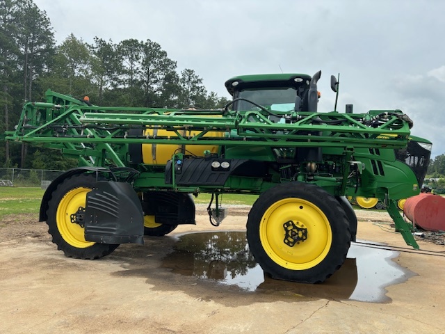 2020 John Deere R4030 Self-Propelled Sprayer