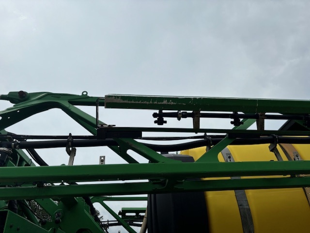 2020 John Deere R4030 Self-Propelled Sprayer