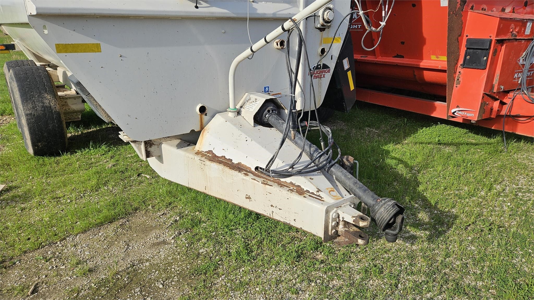 2017 Kuhn Knight RC270 Grinders and Mixer