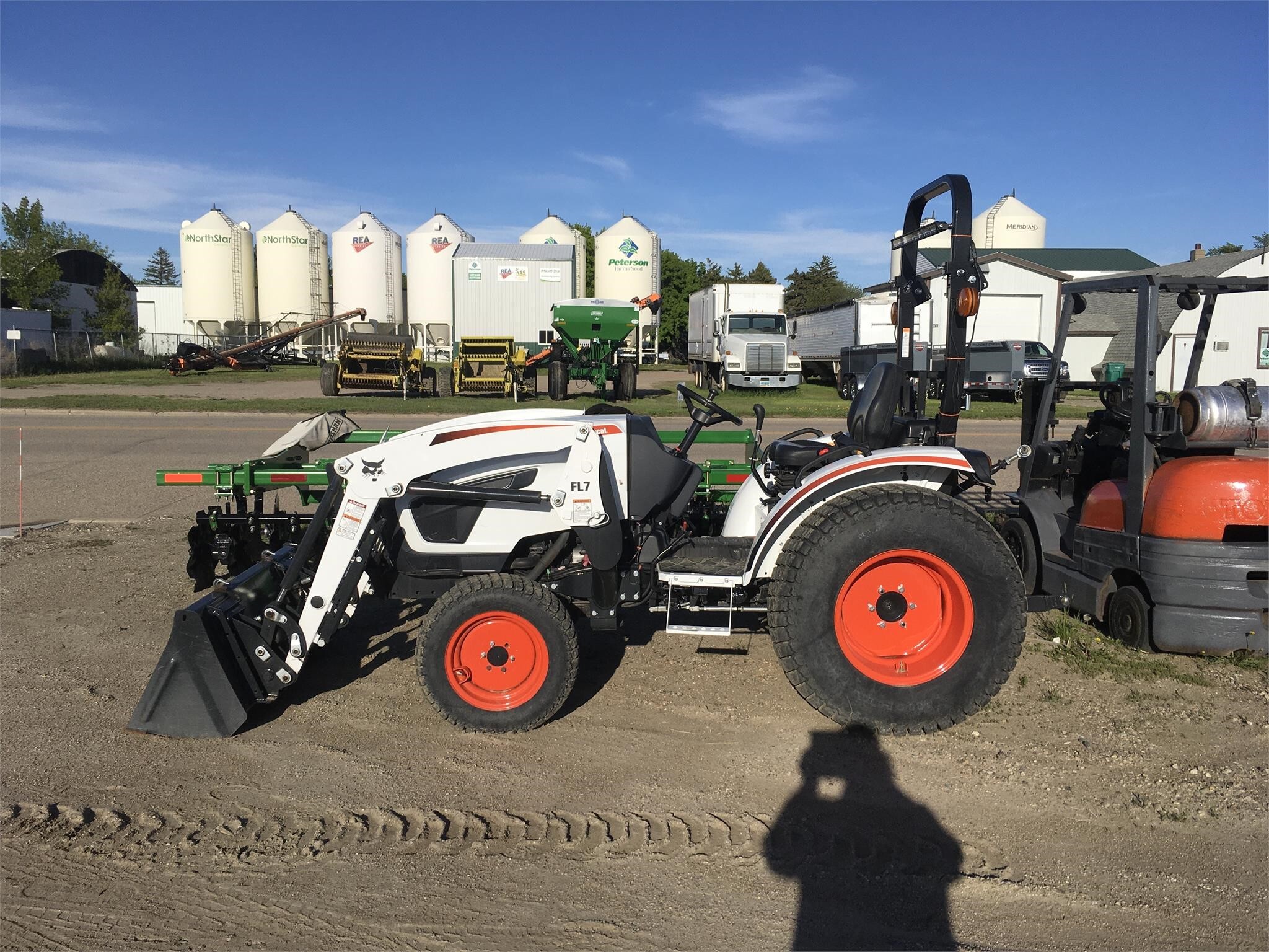 2021 Bobcat CT2025 Tractor 19,000 Machinery Pete
