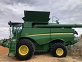 2012 John Deere S690 Combine
