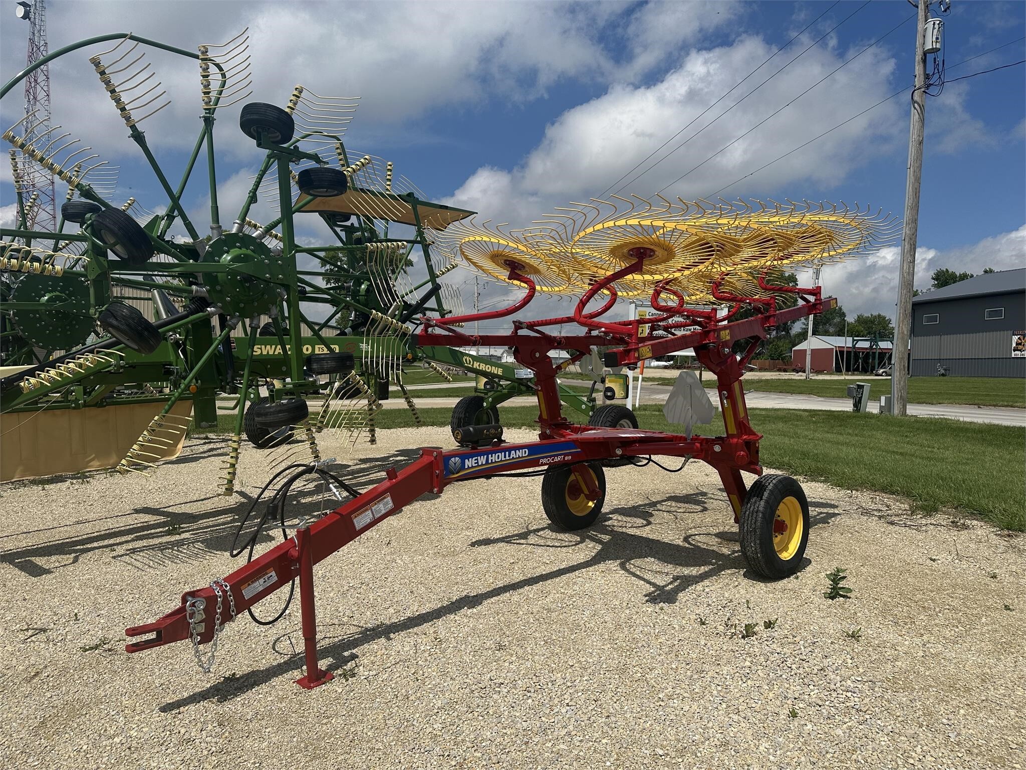 2023 New Holland 819 Rake