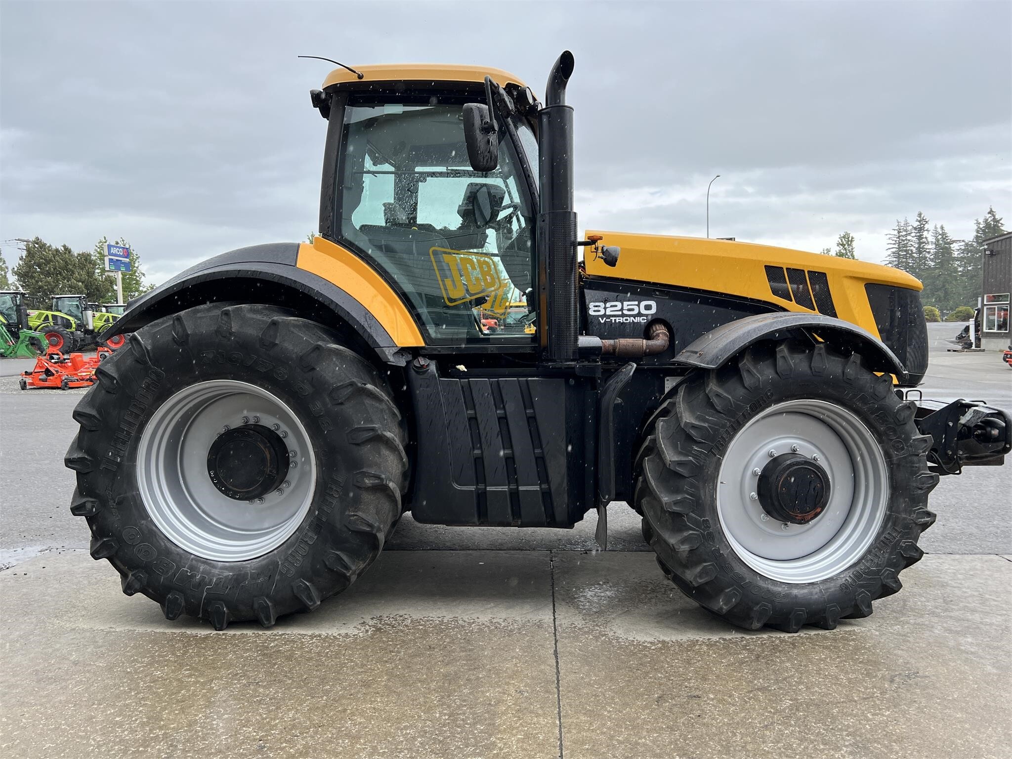 2011 JCB Fastrac 8250 Tractor