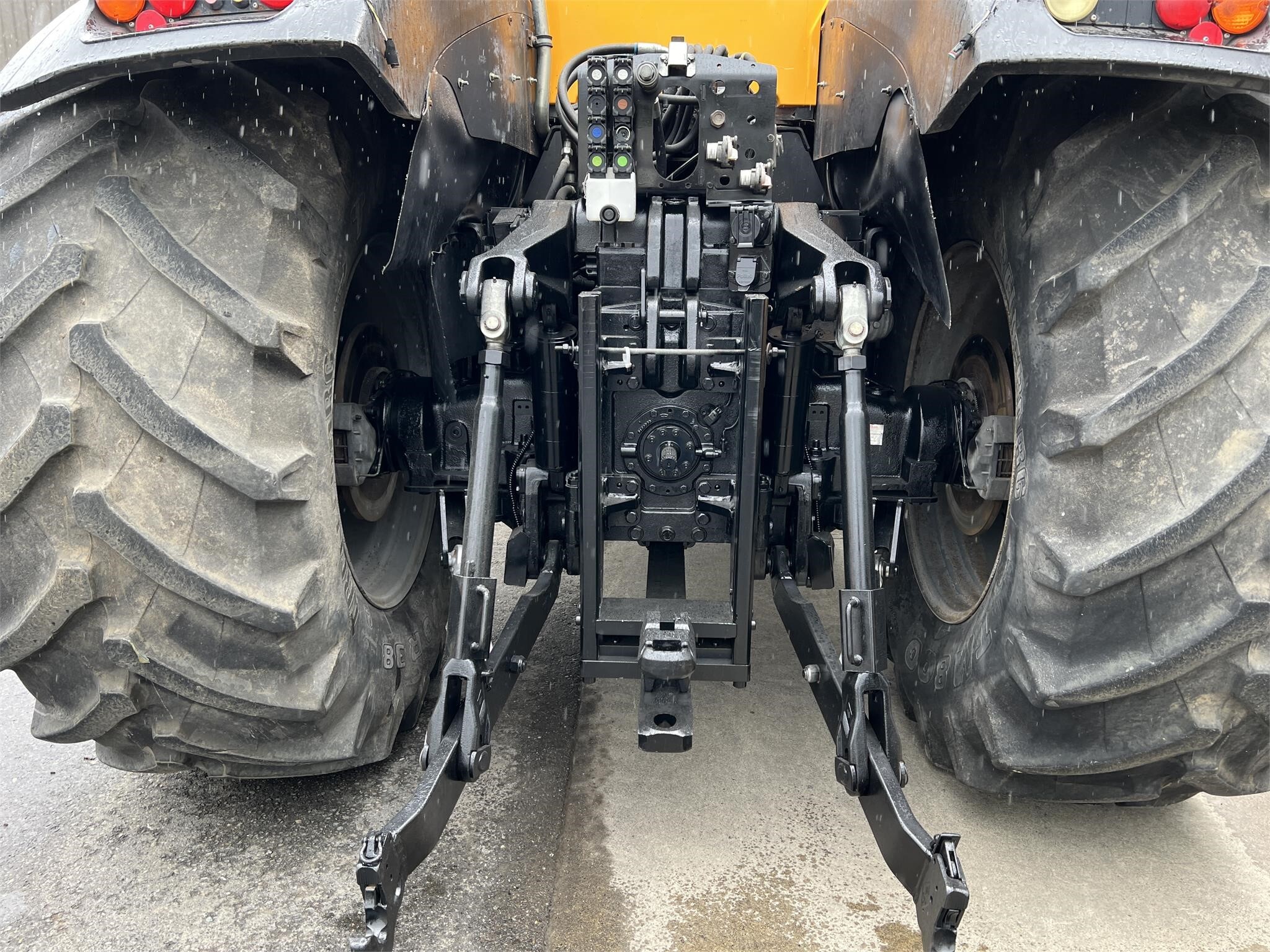 2011 JCB Fastrac 8250 Tractor