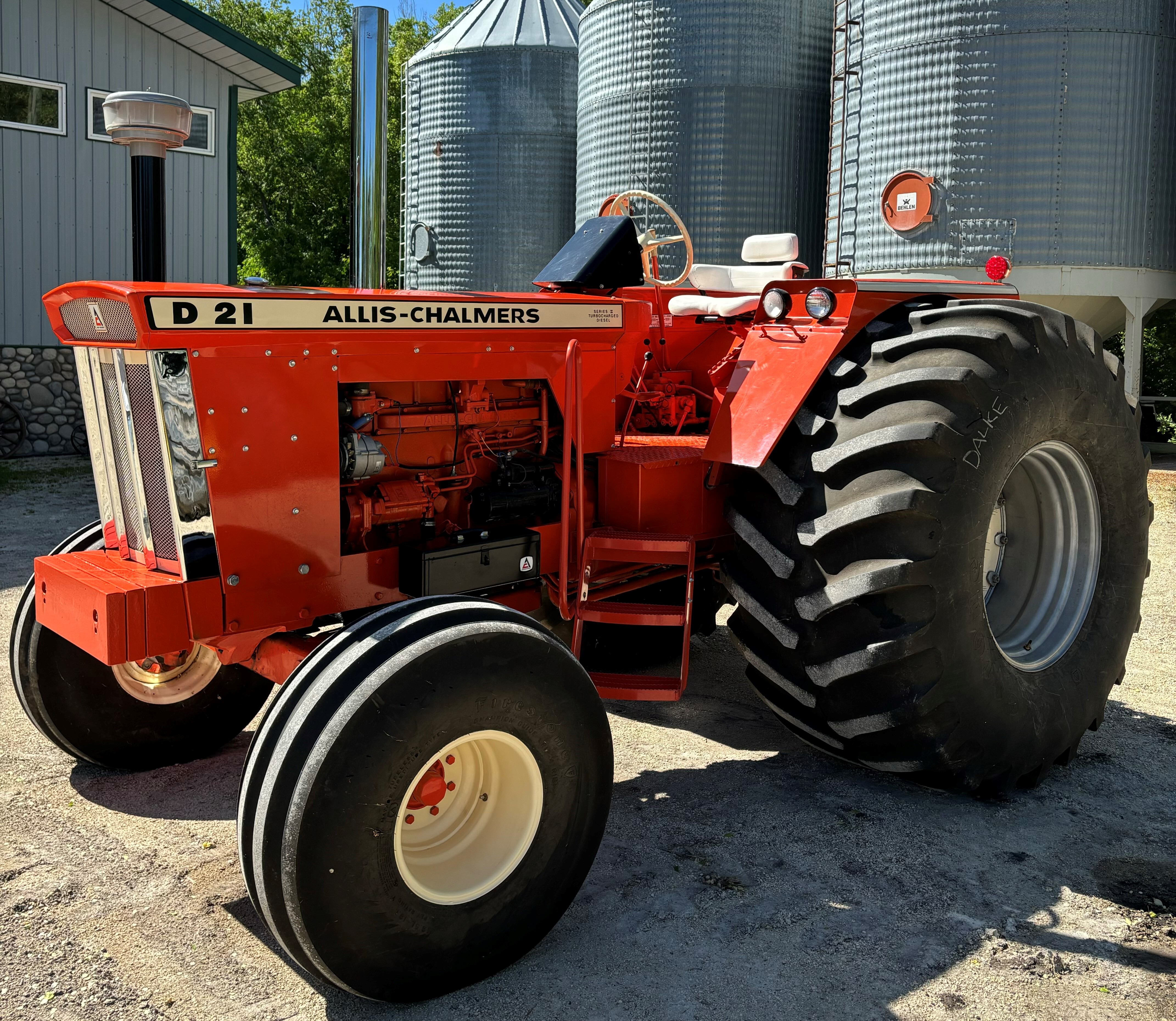 1966 Allis Chalmers D21 Tractor
