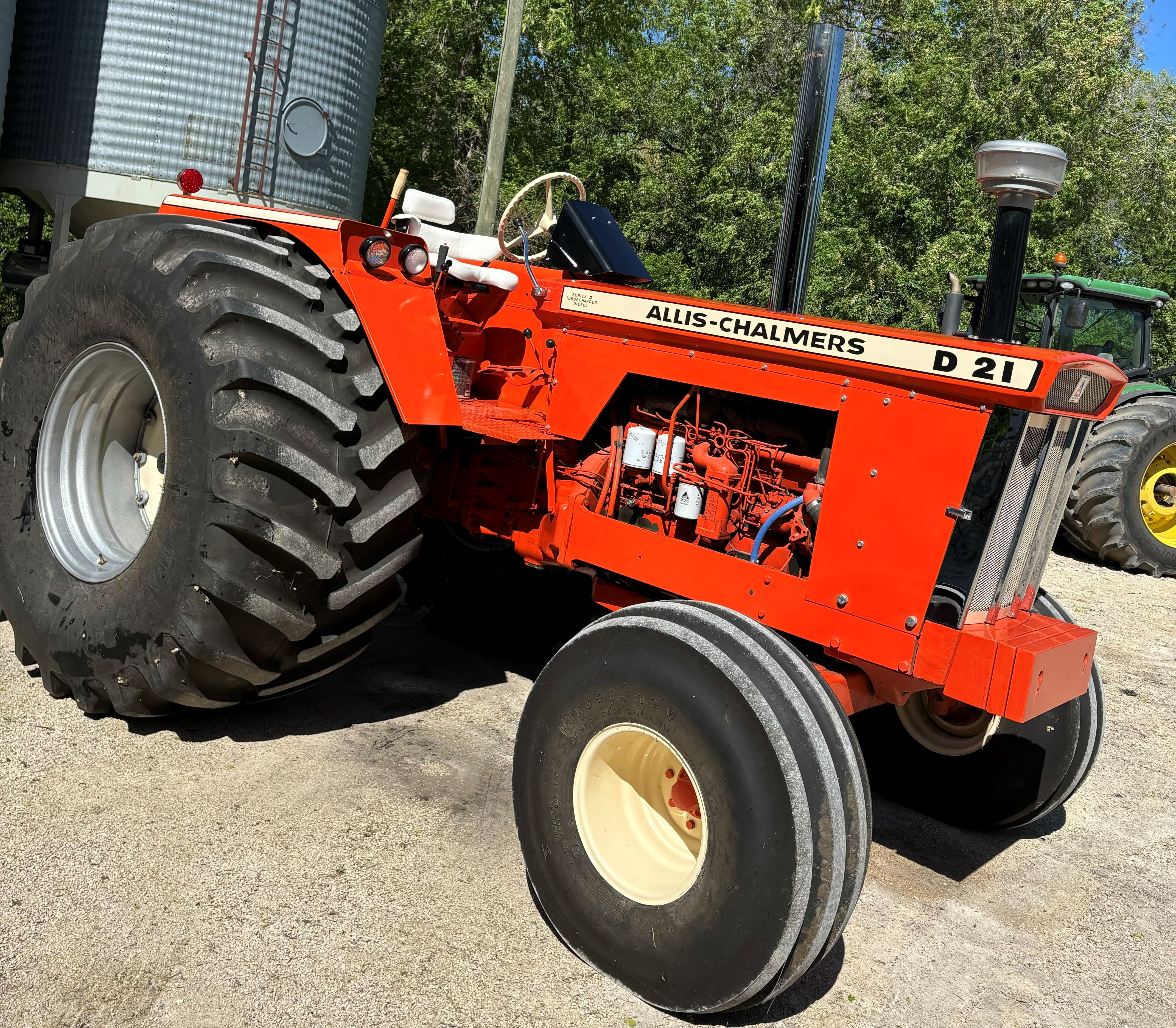 1966 Allis Chalmers D21 Tractor