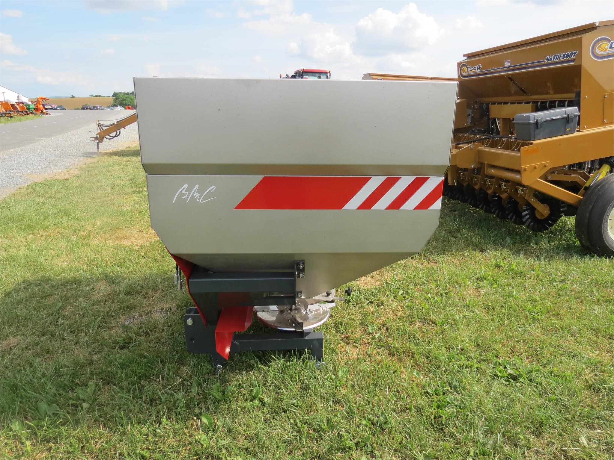 2025 BMC SYNTRA 1500 Pull-Type Fertilizer Spreader
